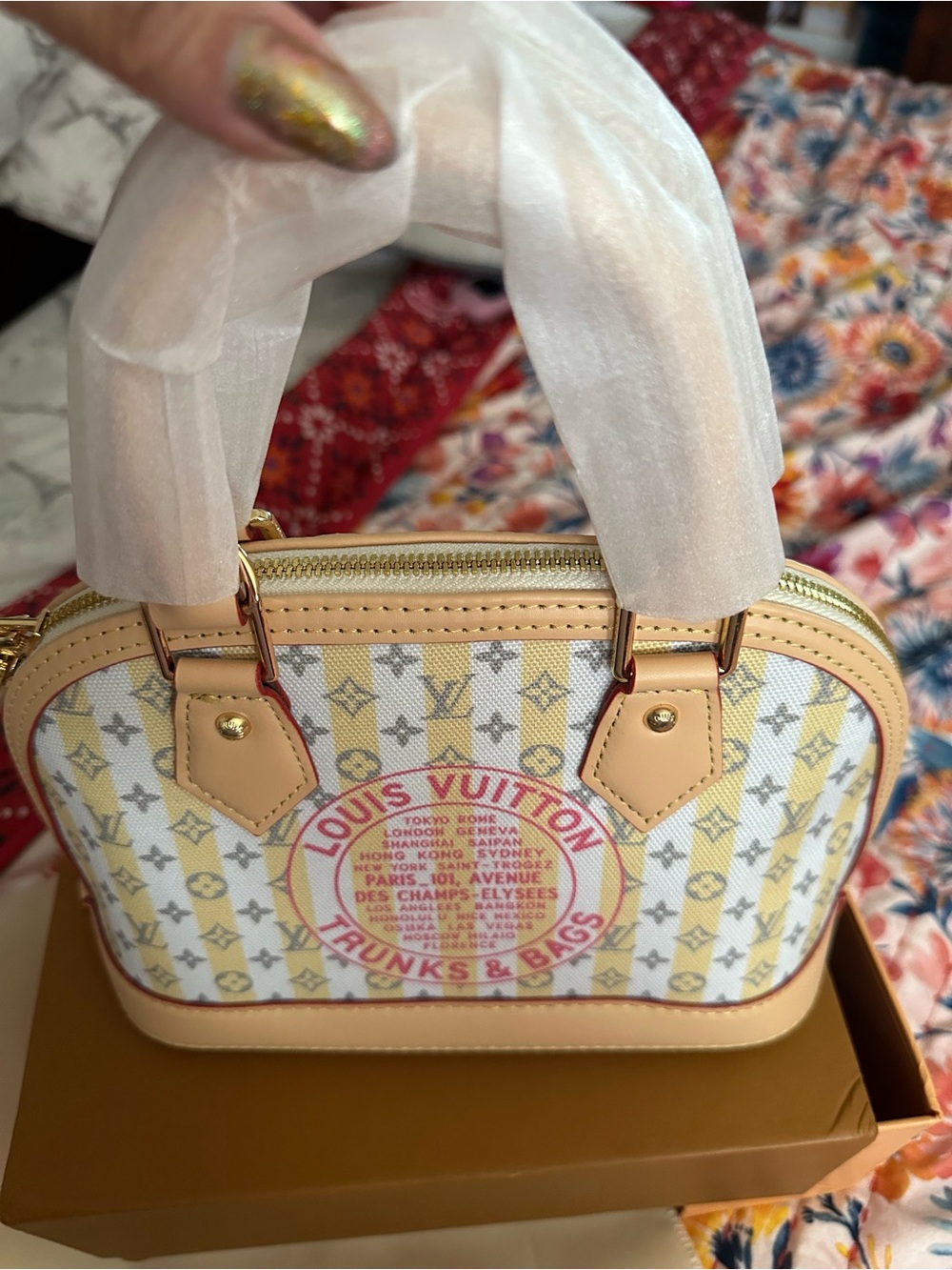 White & Tan Alma-Style Satchel 25 cm - Picture 3 of 8